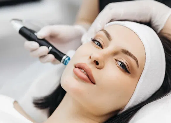 جلسة الجولدن للقضاء على حب الشباب -  لكافة الأعمار  (نساء - رجال)